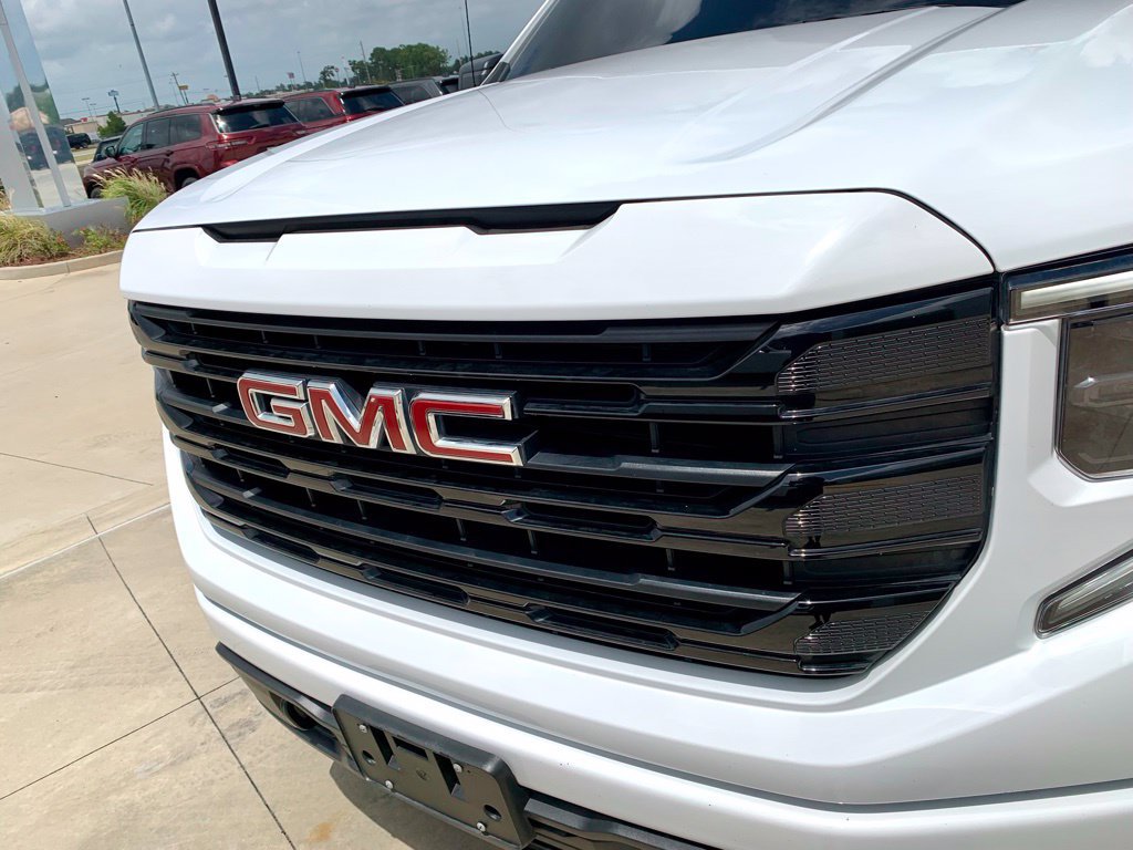 Used 2024 GMC Sierra 1500 Elevation w/ X31 Off-Road Package AWD/4WD image 2