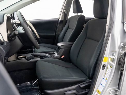 Used 2014 Toyota RAV4 LE image 16