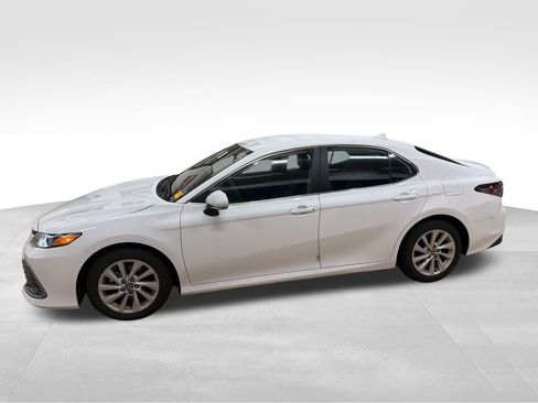 Used 2024 Toyota Camry LE image 2