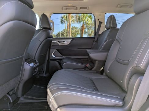 Used 2025 INFINITI QX80 Luxe image 16