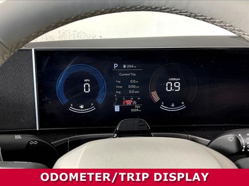 Used 2025 Hyundai Santa Fe SEL AWD/4WD image 12