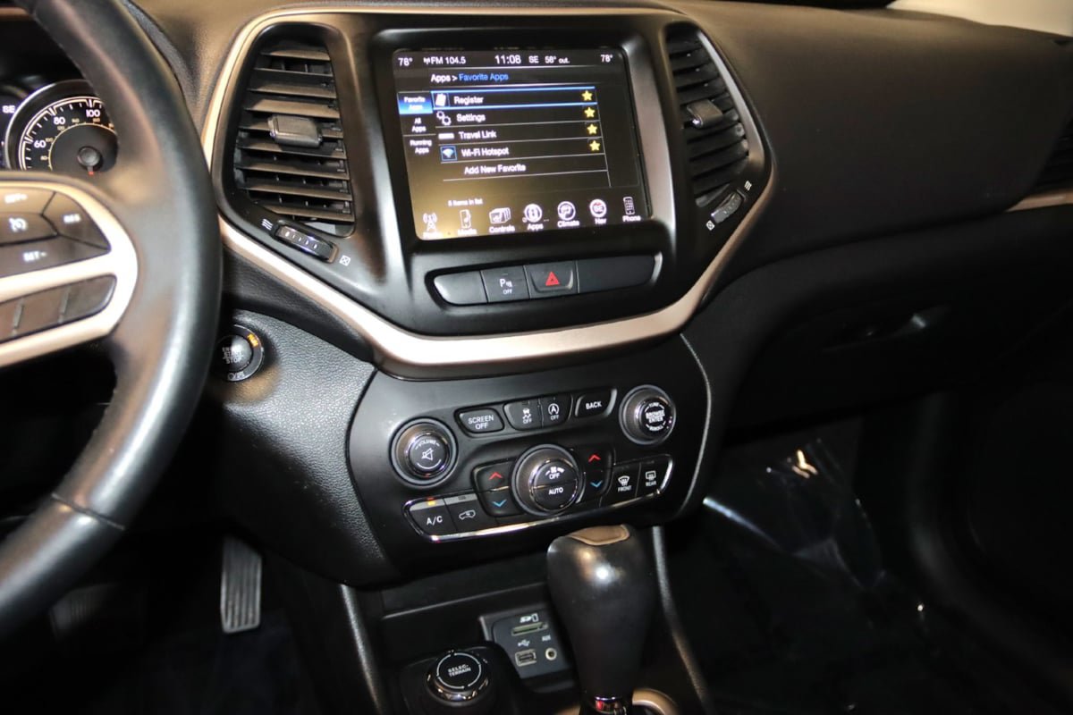 Used 2017 Jeep Cherokee High Altitude AWD/4WD image 41