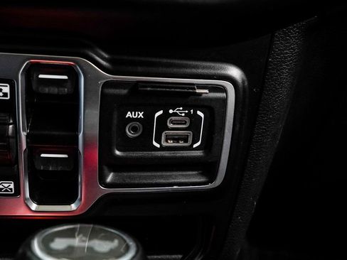 Used 2022 Jeep Wrangler Unlimited Sahara w/ Safety Group image 22