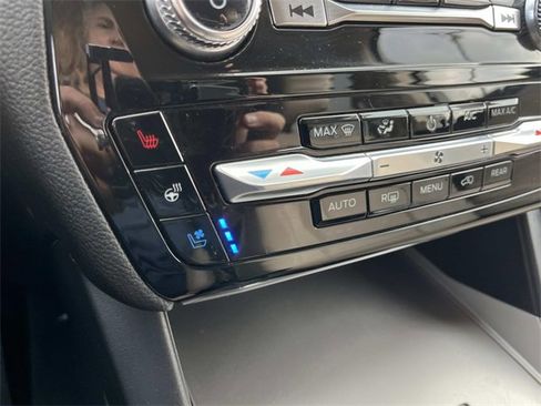 Used 2024 Ford Explorer Limited image 36