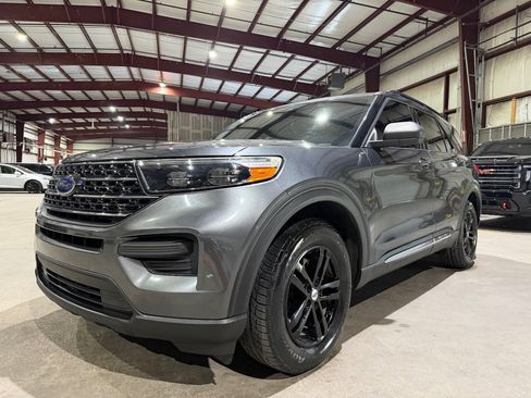 Used 2020 Ford Explorer XLT RWD image 9