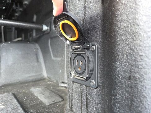 Used 2023 GMC Sierra 1500 Elevation w/ Preferred Package image 28