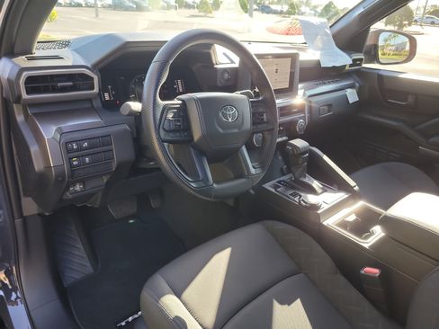 Certified 2025 Toyota Tacoma SR5 image 19
