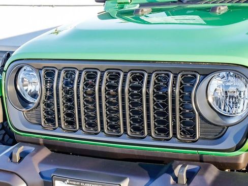 New 2025 Jeep Gladiator Sport image 6