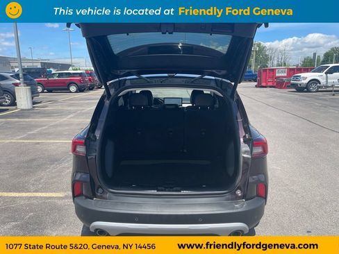 Used 2023 Ford Escape Platinum w/ Premium Technology Package AWD/4WD image 10