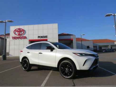 Certified 2023 Toyota Venza Nightshade image 14