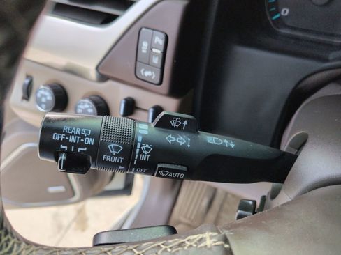 Used 2015 Chevrolet Suburban LTZ image 64