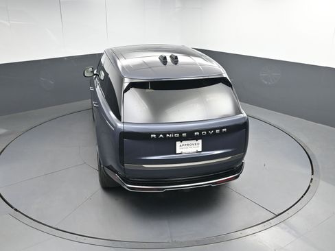 Used 2025 Land Rover Range Rover SE image 33