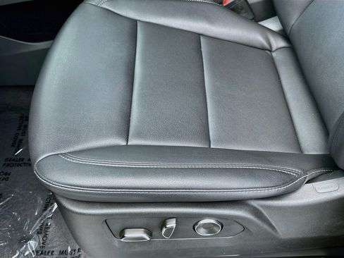 Used 2025 Cadillac Escalade ESV Luxury RWD image 20