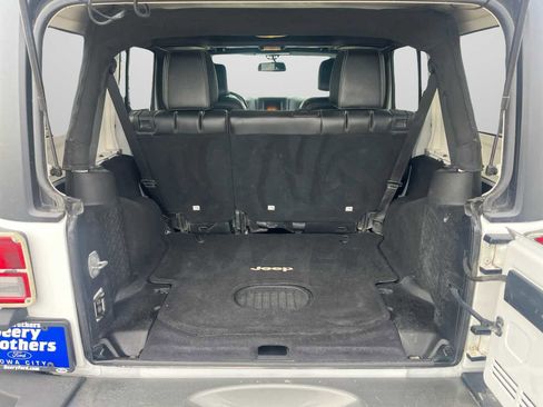 Used 2015 Jeep Wrangler Unlimited Sport image 21
