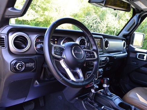 Certified 2020 Jeep Gladiator Rubicon w/ LED Lighting Group image 14