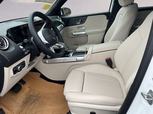 Certified 2025 Mercedes-Benz GLB 250 4MATIC image 7