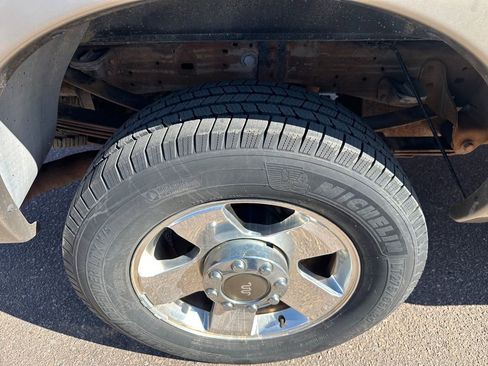 Used 2006 Ford F250 Lariat image 17