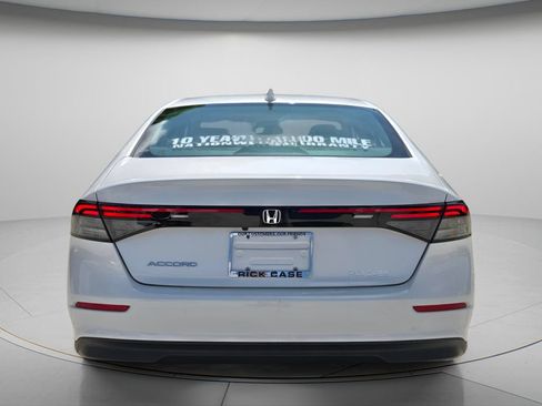 Used 2023 Honda Accord EX image 6