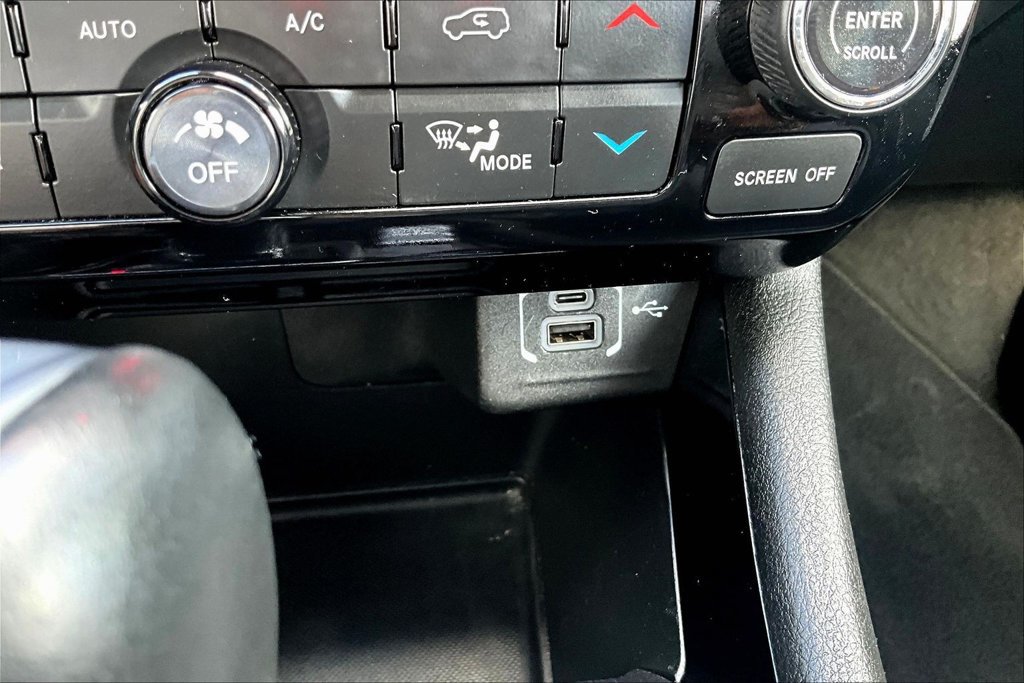 Used 2025 Jeep Compass Limited AWD/4WD image 17