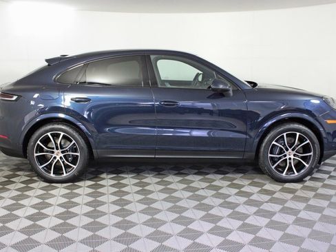 Used 2025 Porsche Cayenne Coupe image 8