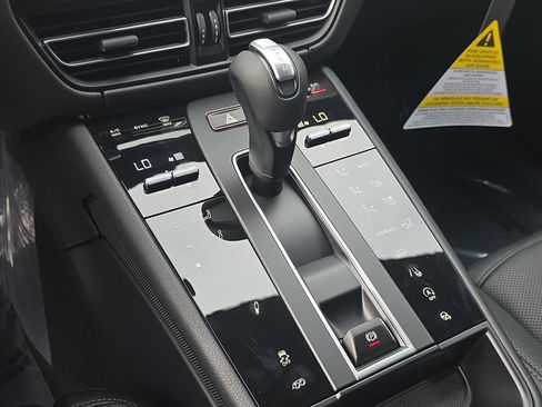 New 2026 Porsche Macan S image 31