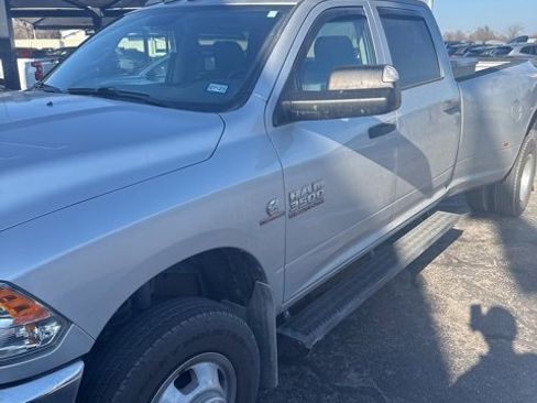 Used 2017 RAM 3500 Tradesman w/ Chrome Appearance Group image 3