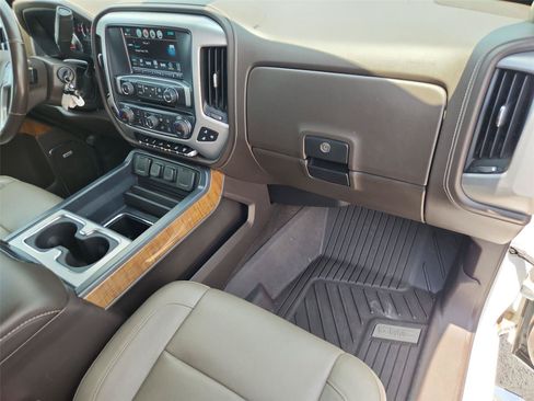 Used 2019 GMC Sierra 2500 SLT w/ Duramax Plus Package AWD/4WD image 26