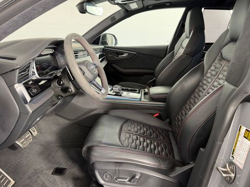 Used 2023 Audi RS Q8 w/ Black Optic Package image 5