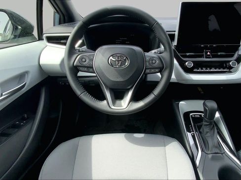 Used 2026 Toyota Corolla SE FWD image 5