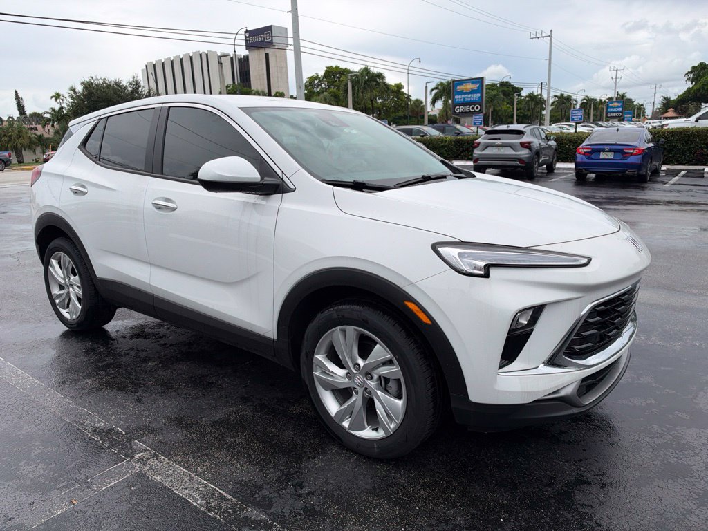 Used 2026 Buick Encore GX Preferred w/ Comfort Package FWD image 1