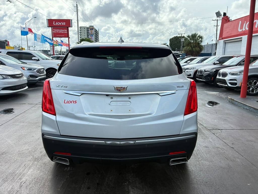 Used 2017 Cadillac XT5 Luxury w/ Driver Awareness Package FWD image 8