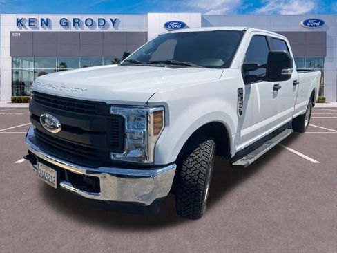 Used 2019 Ford F250 XL w/ Power Equipment Group RWD image 7