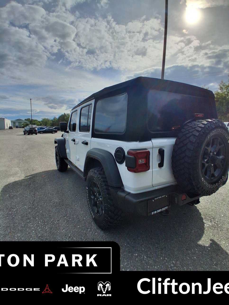 Used 2022 Jeep Wrangler Unlimited Sport AWD/4WD image 8
