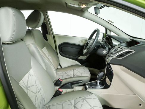 Used 2013 Ford Fiesta SE FWD image 20