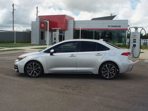 Used 2022 Toyota Corolla SE FWD image 11