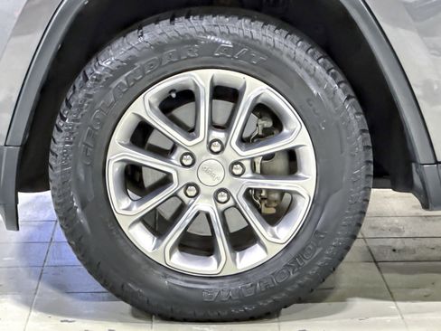 Used 2015 Jeep Grand Cherokee Limited image 11