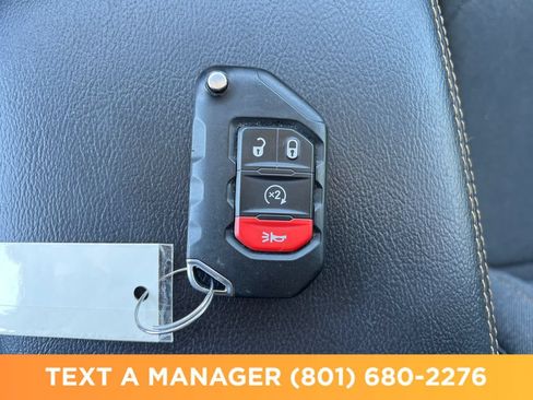 Used 2025 Jeep Wrangler Unlimited Sahara AWD/4WD image 28