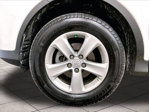 Used 2013 Toyota RAV4 XLE AWD/4WD image 9