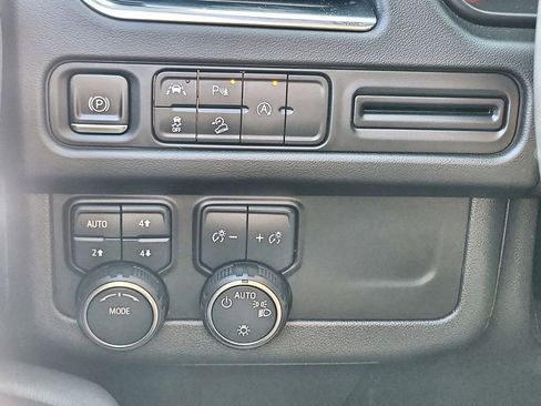 Used 2023 Chevrolet Tahoe Z71 image 17