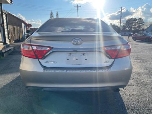 Used 2015 Toyota Camry SE FWD image 8