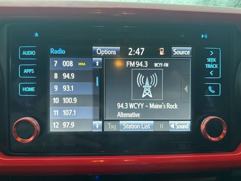 Used 2018 Toyota Tacoma TRD Sport w/ Technology Package image 19