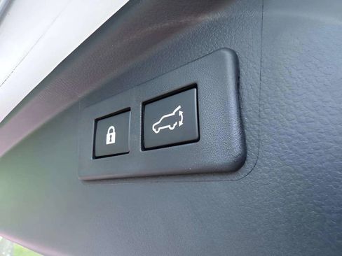 Certified 2025 Subaru Outback Limited image 18