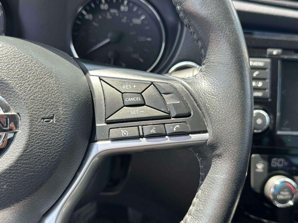 Used 2018 Nissan Rogue SV AWD/4WD image 22