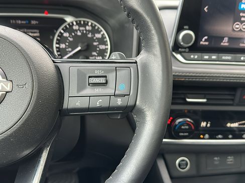 Used 2023 Nissan Rogue SV w/ SV Premium B Package image 16