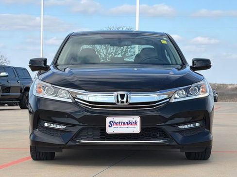 Used 2017 Honda Accord EX-L image 2