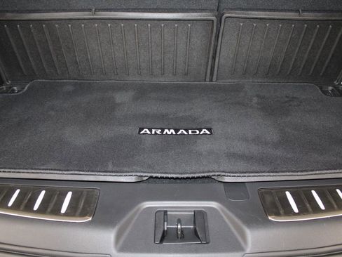 Used 2024 Nissan Armada Platinum w/ Captain's Chairs Package image 17