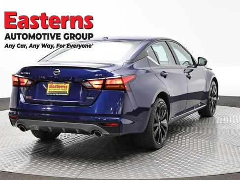 Used 2021 Nissan Altima 2.5 SR AWD/4WD image 5
