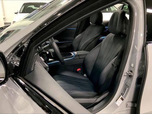 Used 2025 Mercedes-Benz E 450 4MATIC All-Terrain Wagon image 8