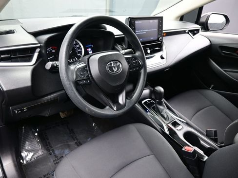 Used 2022 Toyota Corolla LE FWD image 13