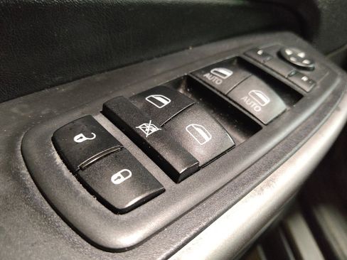 Used 2021 Jeep Cherokee Latitude Plus FWD image 27